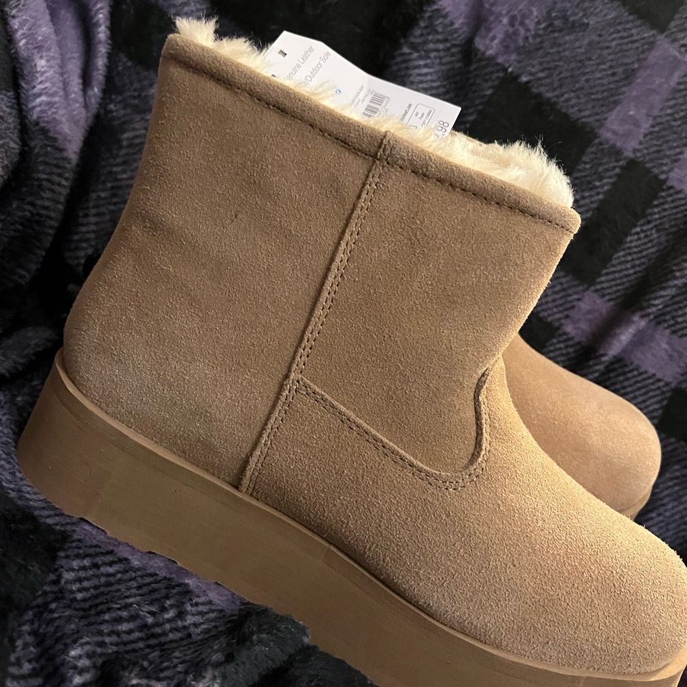 Time and Tru Women's Tan Winter Boots New with tags Ladies Size 8